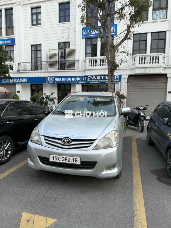 Toyota Innova G Bạc 7 chỗ