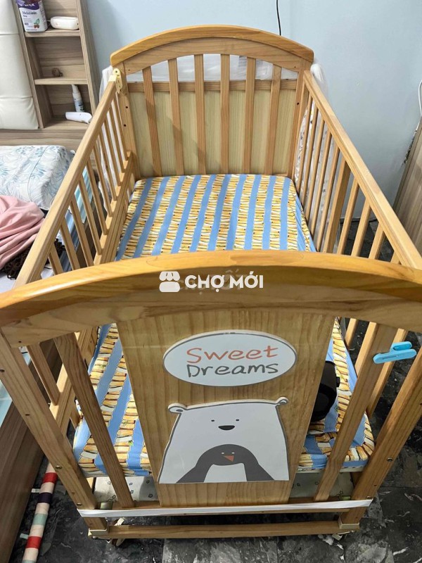 Nôi cũi em bé gỗ vàng