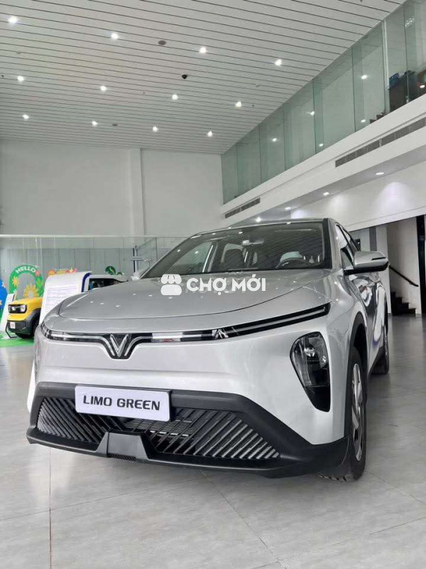 VinFast 7 chỗ Limo Green hỗ trợ chính sách 03/2026