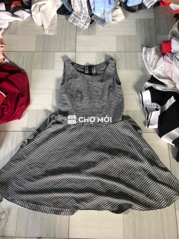 Đầm nữ kẻ sọc caro size M