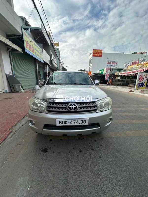 Toyota Fortuner 2009 SR5 2.7 AT nhập nguyen xe