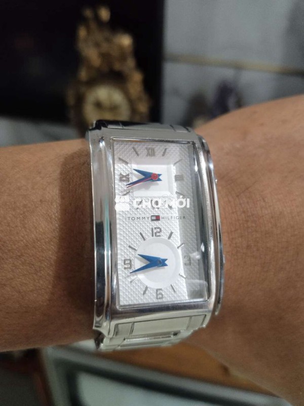Đồng hồ Tommy Hilfiger Nam Bạc Kim loại