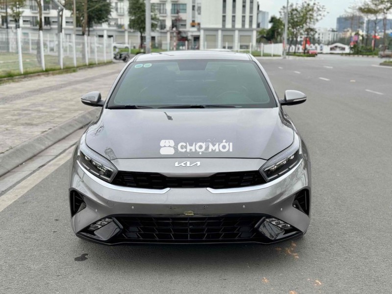 K3 2022 2.0 Premium Ni lông quanh xe