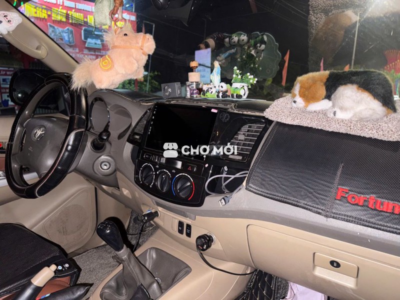 Toyota Fortuner Đen