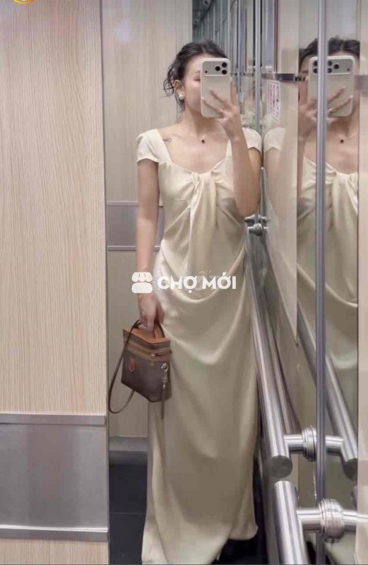 Váy lụa She room Nữ size S Mới