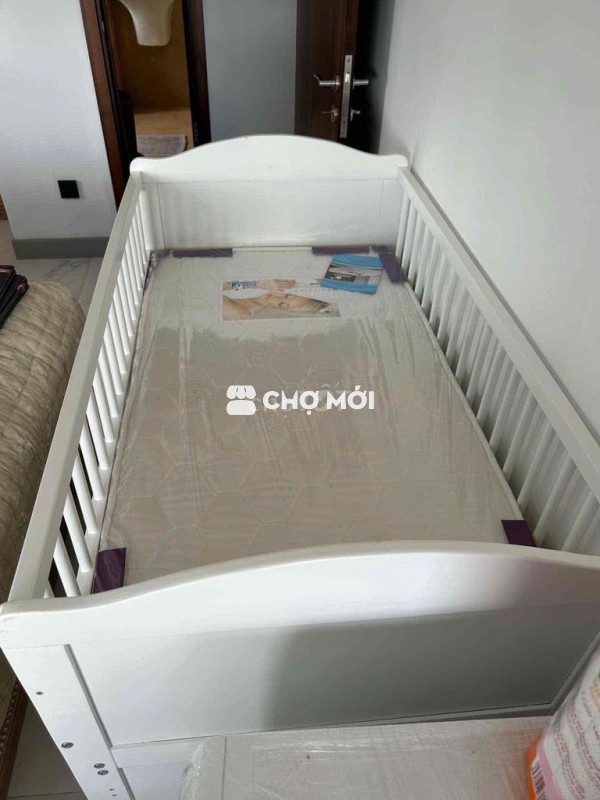 Nôi cũi gỗ kèm nệm màu trắng