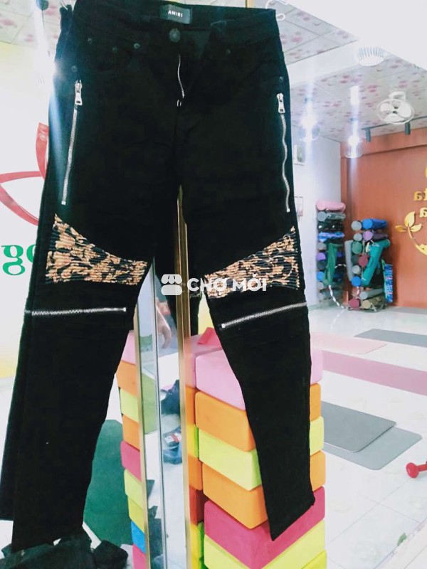 Quần jean size 28 còn 4 cái