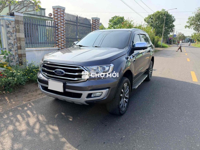 Bán Ford Everest Titanium 4WD màu xám 2018 dk 2019