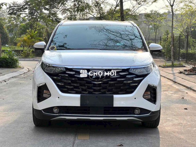 Hyundai Custin Cao cấp 2.0T sản xuất 2023