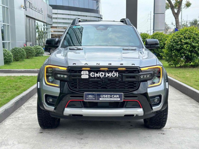 Hãng bán Ford Ranger Stormtrak 4x4 10AT nhập Thái