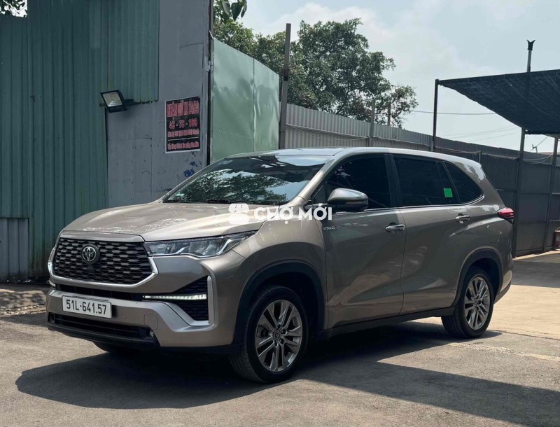Toyota Innova 2023 Xăng điện 66.000km
