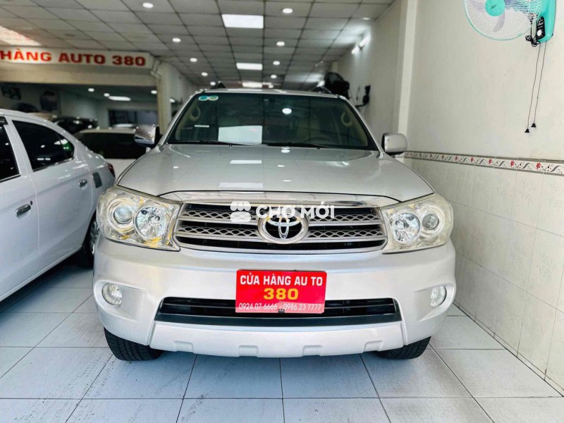 Toyota Fortuner 2009. V 4x4 Bạc