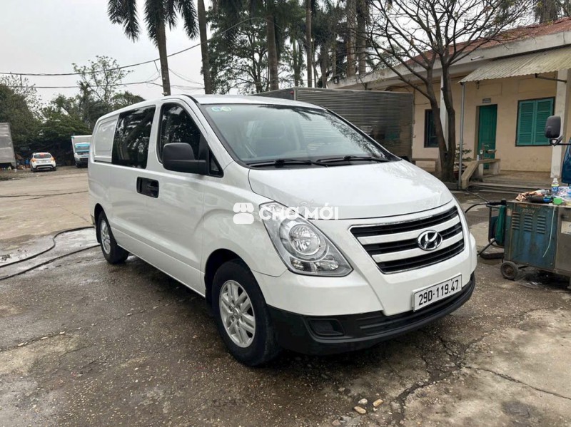 Hyundai Starex Tải Van 6 chỗ 2016 Trắng