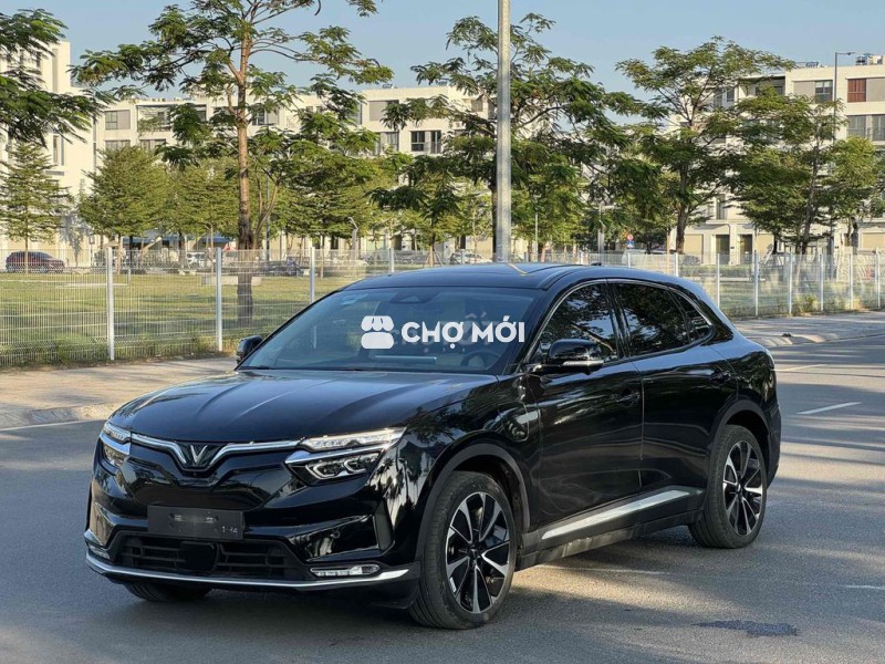 VF8 Plus 2023 Mua Pin Catl giảm tới 120tr