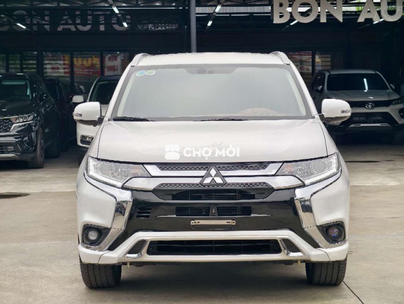 MITSHUBISHI OUTLANDER 2022 TRẮNG