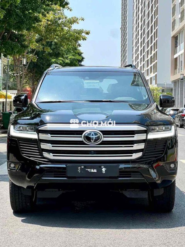 TOYOTA LAND CRUISER LC300 GIAO NGAY