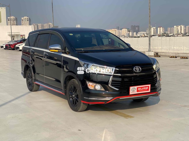 Toyota Innova Venturer 2018 Đen