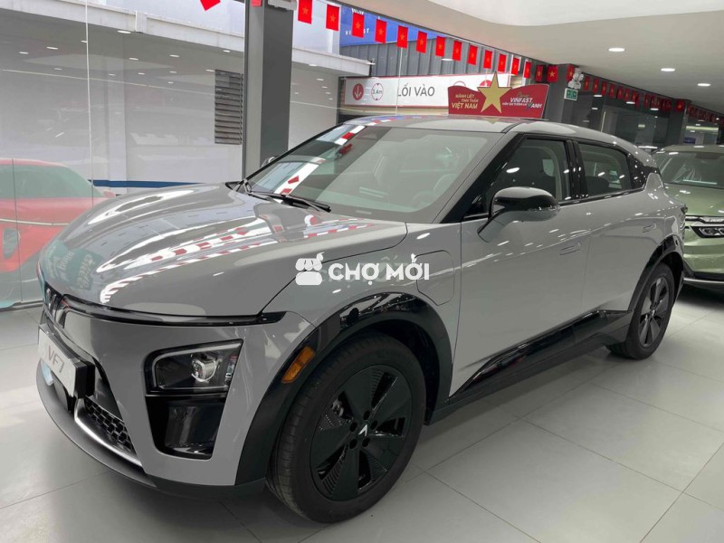 VinFast VF7 - TẶNG NGAY ( BHTV)