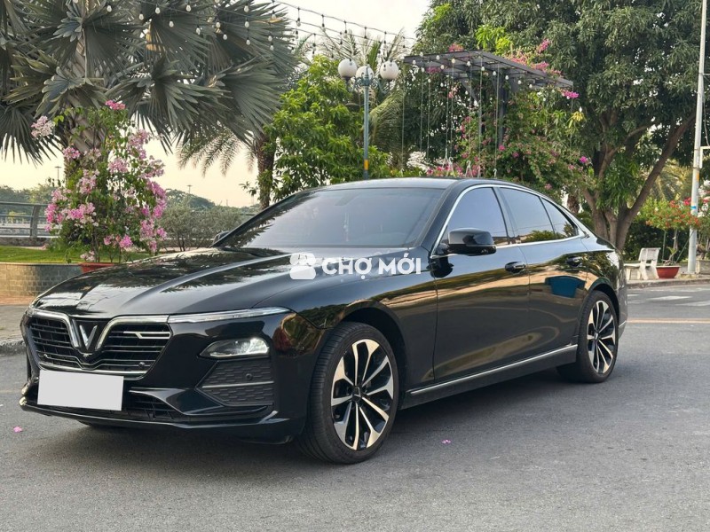 Vinfast Lux A Premium 2021 - Màu đen - 5v1km