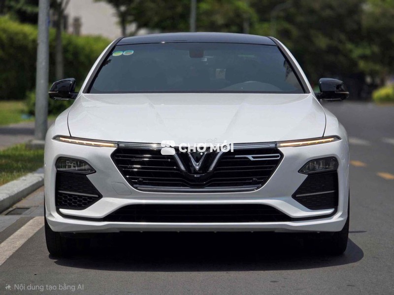 VinFast Lux A2.0 2021 Premium 2.0 AT - 22000 km