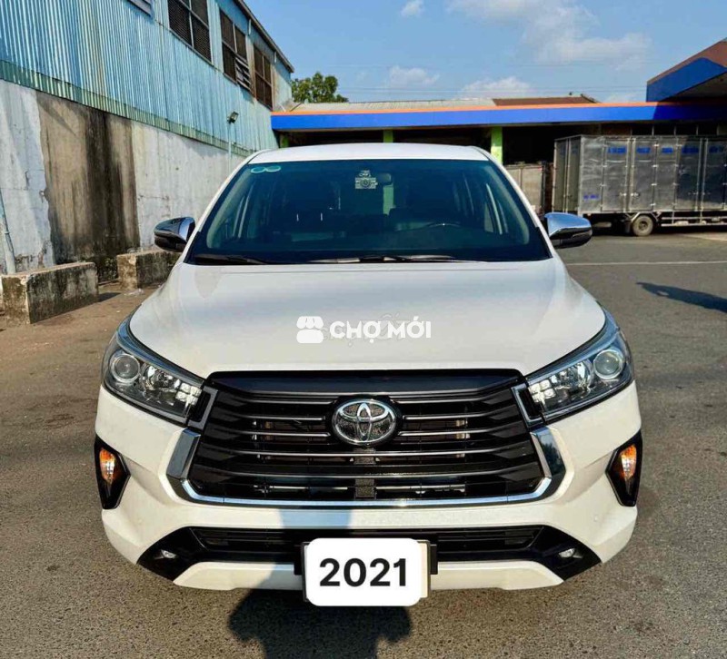 Toyota Innova 2021 V Trắng