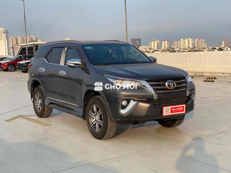 Toyota Fortuner 2017 2.7V AT 73.000km Xám