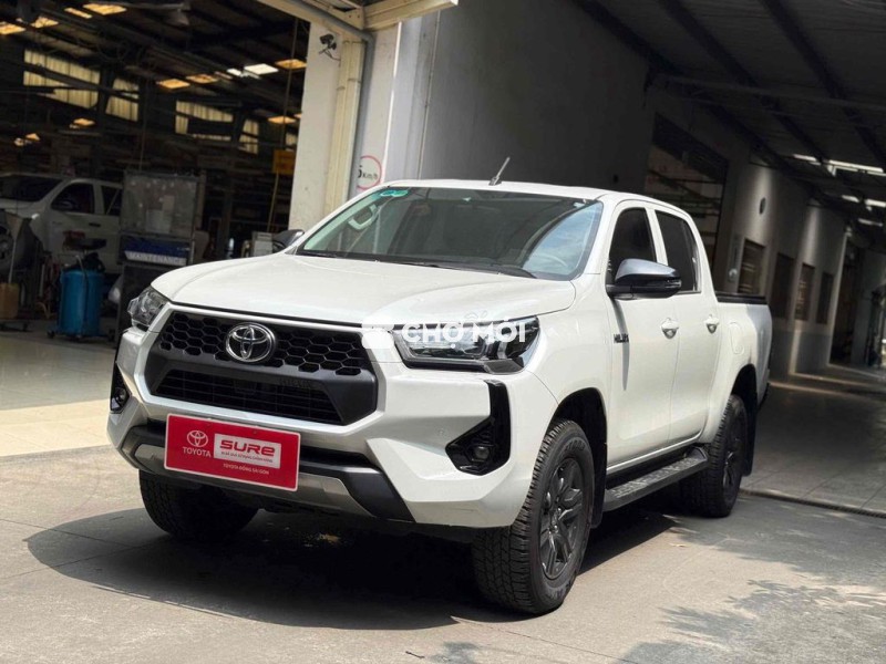 Hilux AT 2024 siêu lướt -xe gia đình(GIÁ CÒN GIẢM)