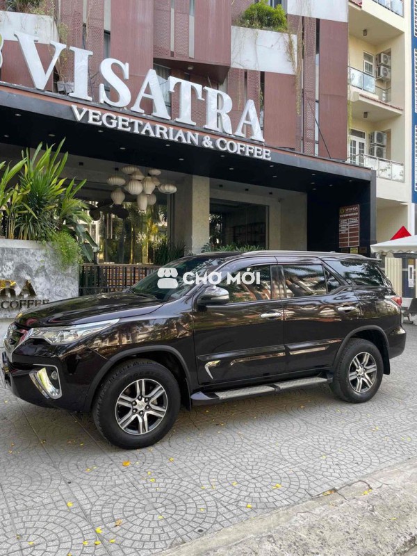 Toyota Fortuner 2017 Đen nâu ,bao rút gốc