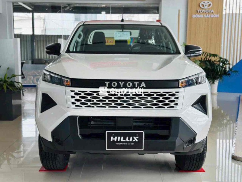 Toyota Hilux 2026 2.8 4x2 STANDARD MT Trắng