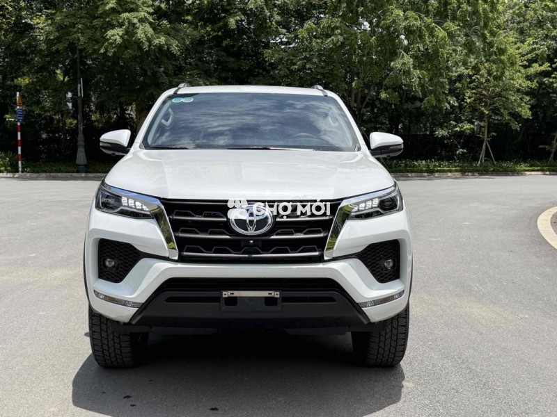 CẦN BÁN TOYOTA FORTUNER 2.4G SIÊU MỚI MODEL 2023