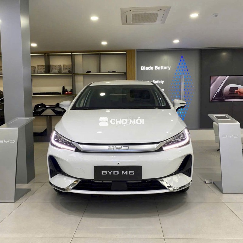 Xe điện BYD M6 Trắng