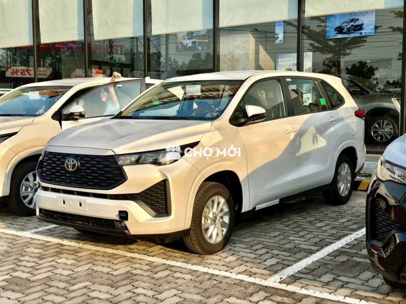 Innova Cross 2.0G 2026 - xe giao ngay giao sớm
