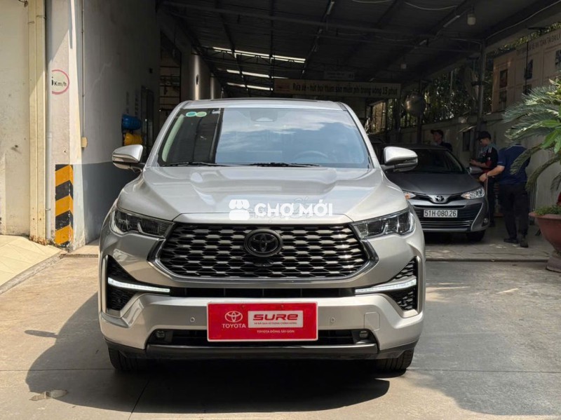 Toyota Innova Cross Hybrid 2024 Bạc