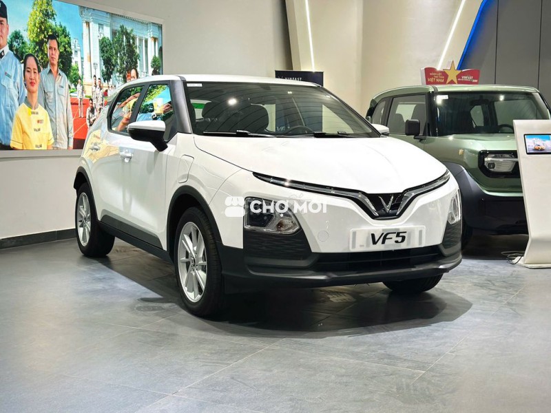 VINFAST VF5 ƯU ĐÃI TỔNG LÊN ĐẾN 14% GIÁ XE THÁNG 5