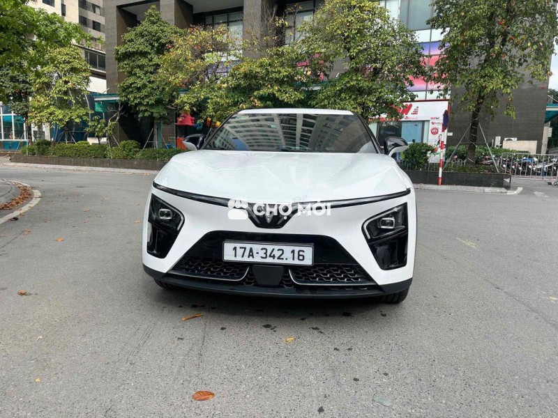 VinFast VF7 Eco 2025 Trắng 21.7 km