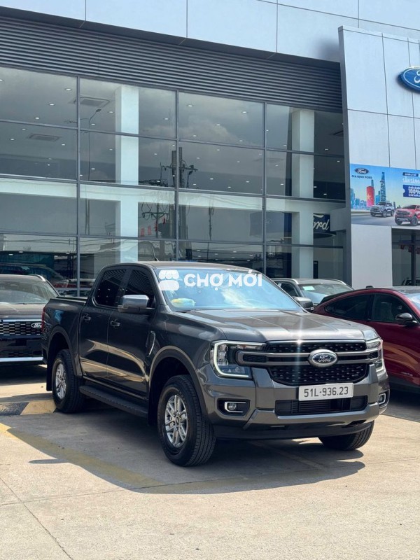 Ford Ranger XLS 4x4 2025 Ghi xám 2.000 km