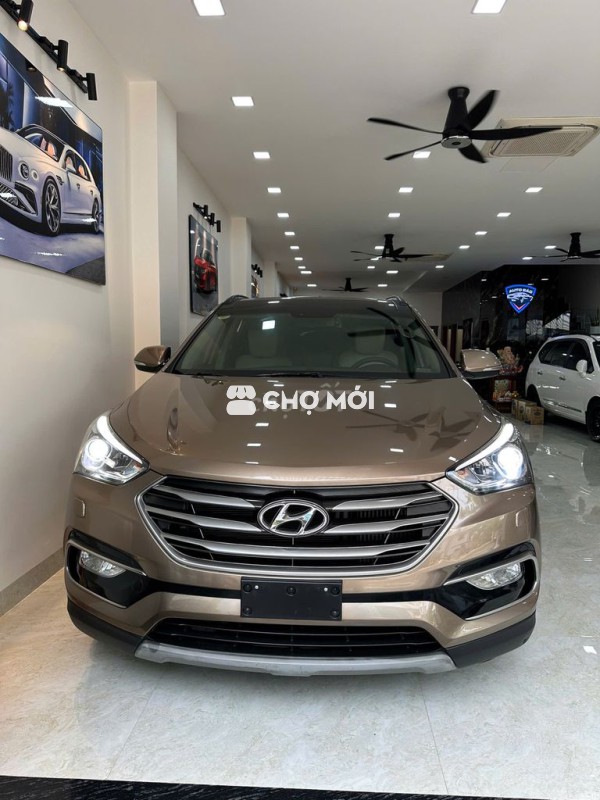 Hyundai Santa Fe 2018 2.2L 4WD - 100000 km