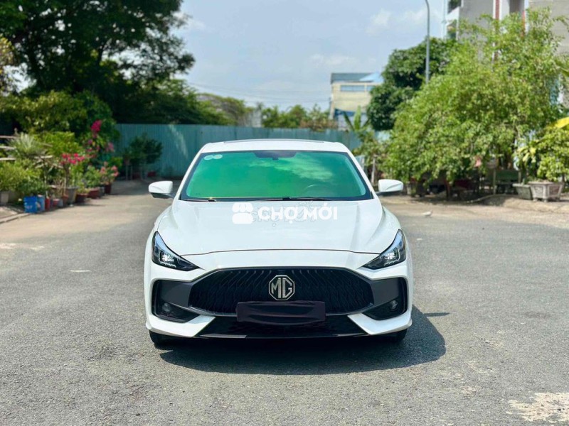MG MG5 Lux T12/2025 - 8000 km mới mua 4 tháng