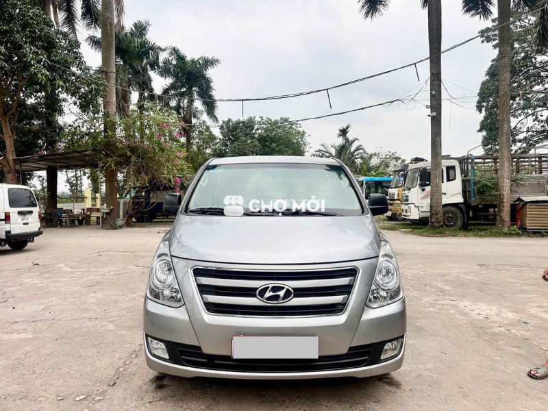 Hyundai Starex 2017 9 chỗ dầu