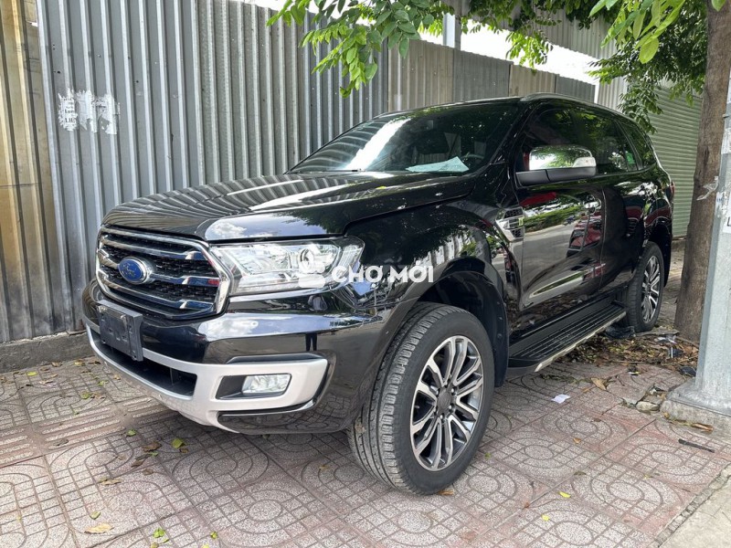 Ford Everest Titanium 2019, bảo hành 2027, vay 75%