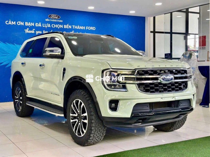 Ford Everest Platinum Màu Mới Giao Ngay