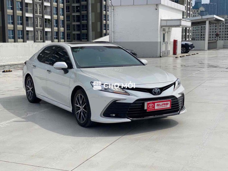 Toyota Camry 2.5Q 2024 29.000km Trắng