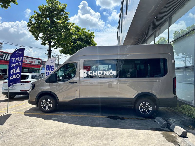 Ford Transit 2024 Cao cấp Nâu, bảo hành 2027