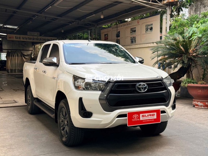 Toyota Hilux 2021 2.4G AT - GIÁ CÒN GIẢM
