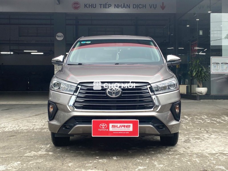 Toyota Innova 2.0G AT 2022 Đồng - Giá còn Giảm