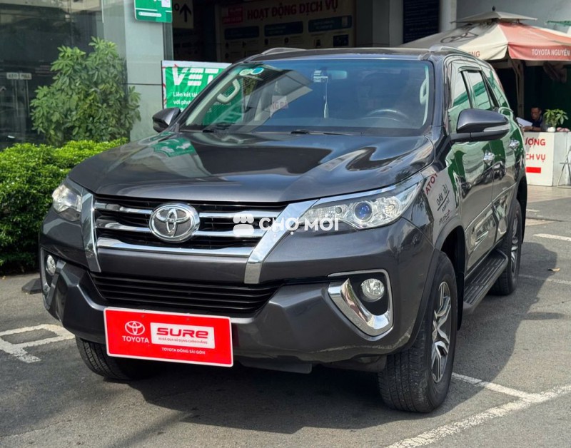 Toyota Fortuner 2017 2.7V AT Xám