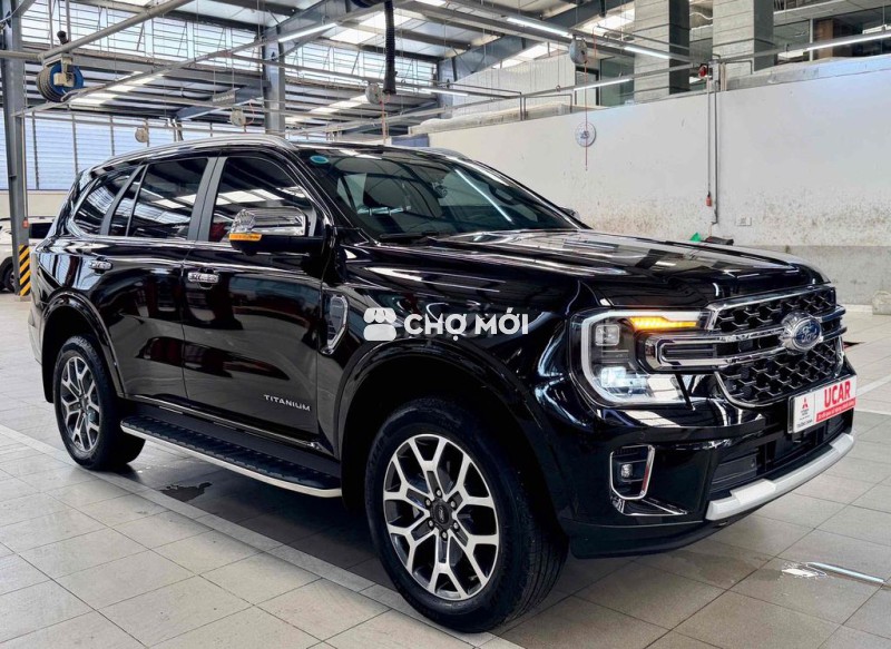 Ford Everest 2025 2 cầu Đen 10307 km