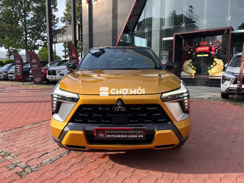 Mitsubishi Xforce Ultimate Vàng Đen