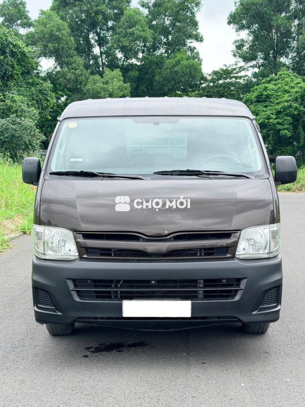 Toyota Hiace van 3 chỗ 2011