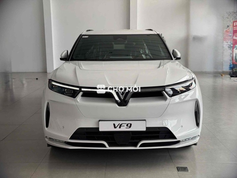 Xe ô tô điện Vinfast VF9 2025 Trắng